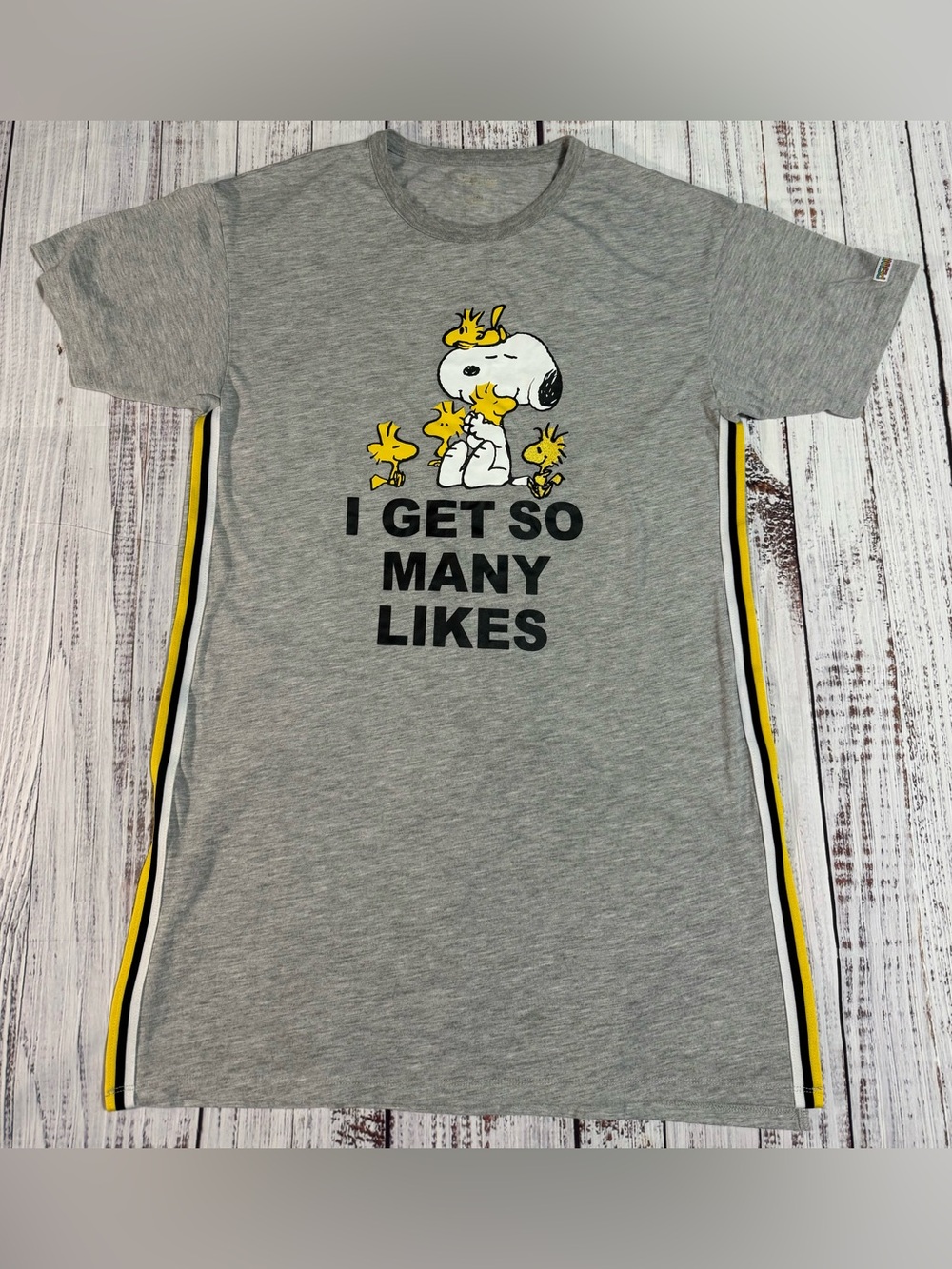 Peanuts Snoopy 'I Get So Many Likes' Grey Junior’s Night-shirt